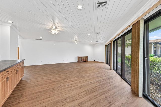 6599 Eastpointe Pines Street, Palm Beach Gardens, FL 33418