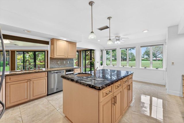 6599 Eastpointe Pines Street, Palm Beach Gardens, FL 33418