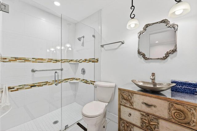 6599 Eastpointe Pines Street, Palm Beach Gardens, FL 33418