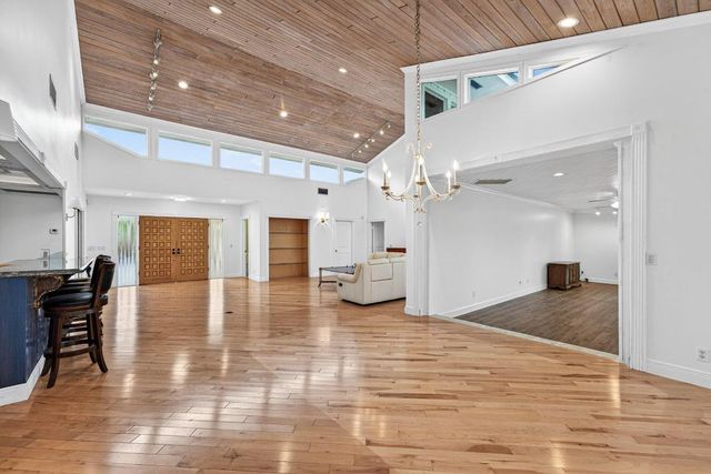 6599 Eastpointe Pines Street, Palm Beach Gardens, FL 33418