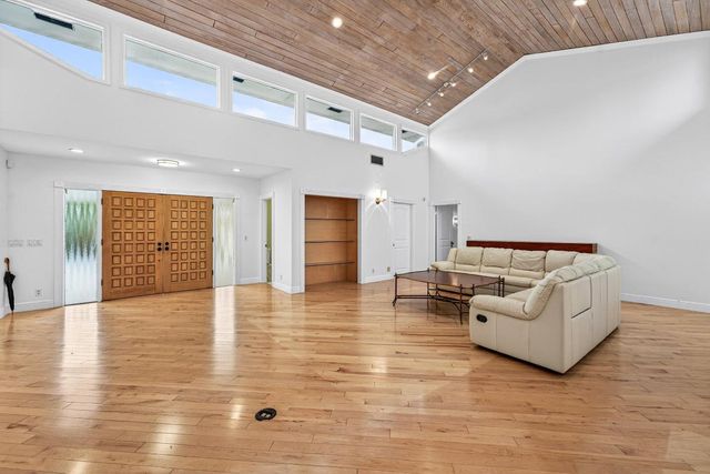 6599 Eastpointe Pines Street, Palm Beach Gardens, FL 33418