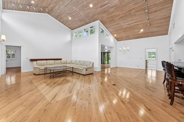 6599 Eastpointe Pines Street, Palm Beach Gardens, FL 33418