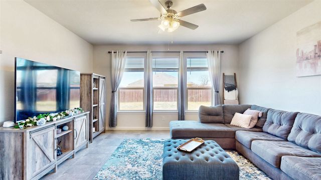 444 Skipper Lane, Azle, TX 76020