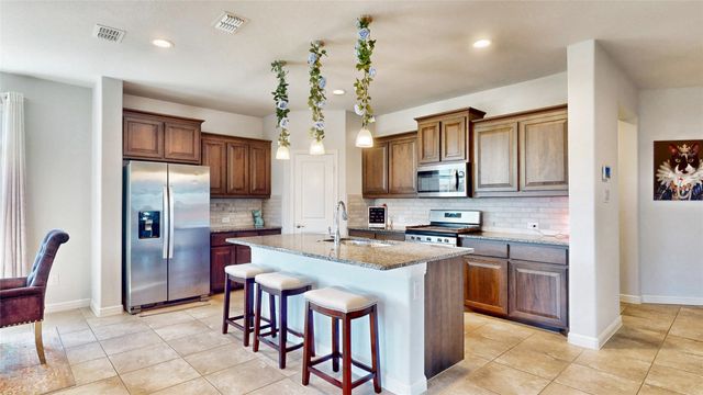 444 Skipper Lane, Azle, TX 76020