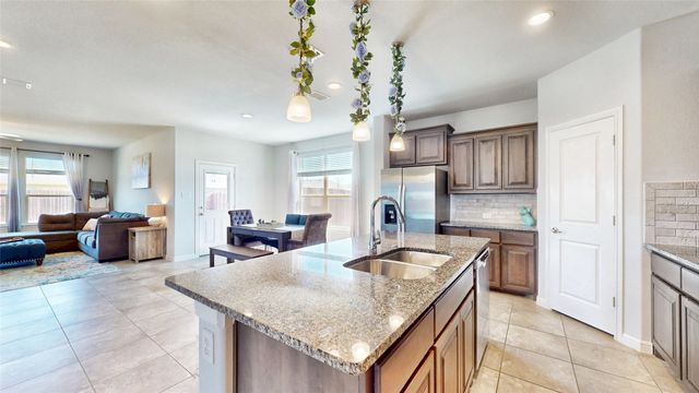 444 Skipper Lane, Azle, TX 76020