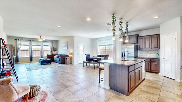 444 Skipper Lane, Azle, TX 76020