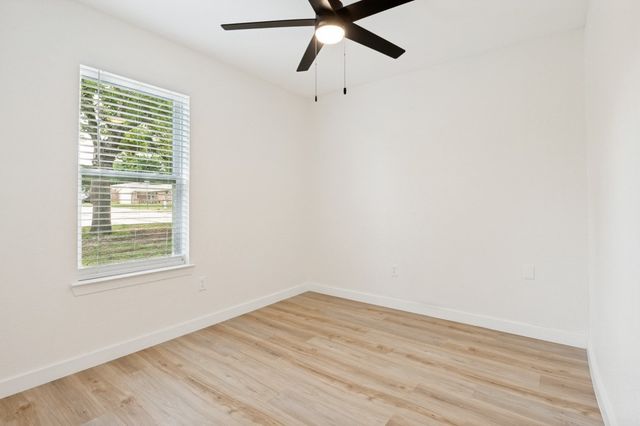 109 Sunset Drive, Euless, TX 76040