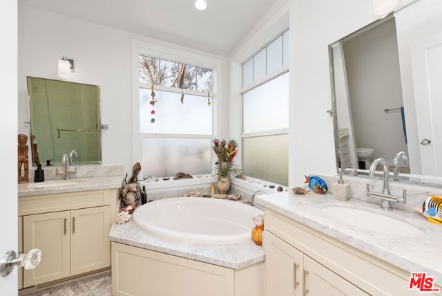 29500 Heathercliff Road 16, Malibu, CA 90265