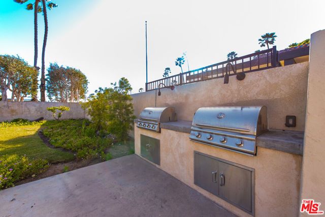 29500 Heathercliff Road 16, Malibu, CA 90265