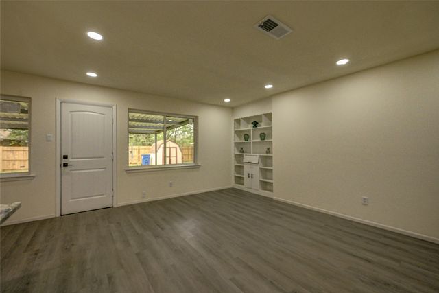9521 Crestshire Drive, Dallas, TX 75227