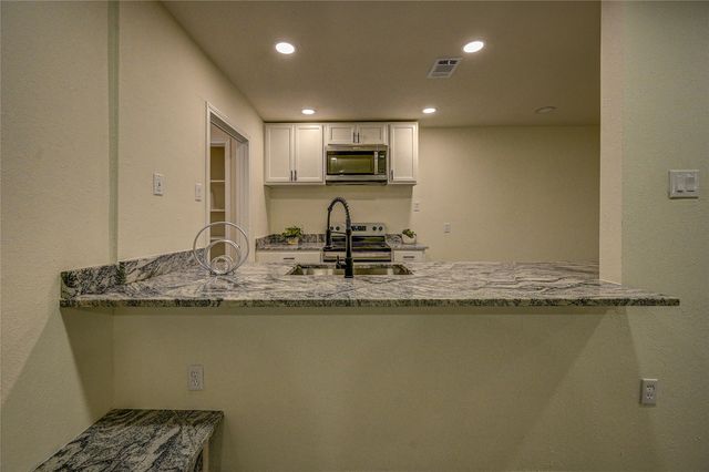 9521 Crestshire Drive, Dallas, TX 75227
