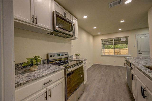 9521 Crestshire Drive, Dallas, TX 75227