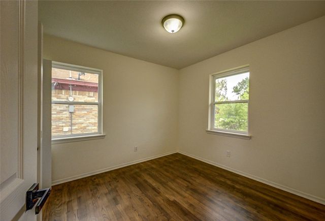 9521 Crestshire Drive, Dallas, TX 75227