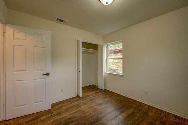 9521 Crestshire Drive, Dallas, TX 75227