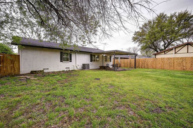 9521 Crestshire Drive, Dallas, TX 75227