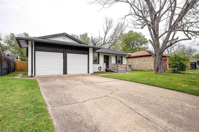 9521 Crestshire Drive, Dallas, TX 75227