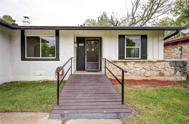 9521 Crestshire Drive, Dallas, TX 75227