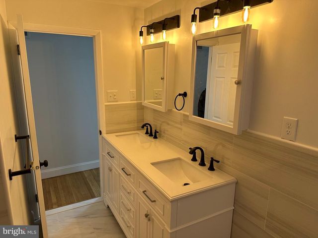 1924 BIRCHWOOD PARK DR N, Cherry Hill, NJ 08003