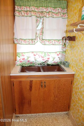 167 Lake Road, Newport, NC 28570