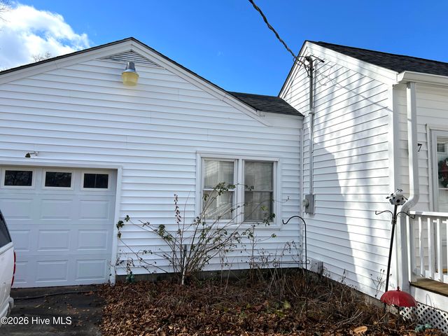 167 Lake Road, Newport, NC 28570