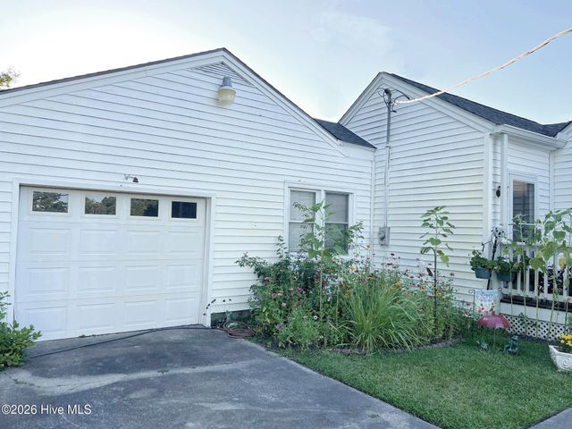 167 Lake Road, Newport, NC 28570