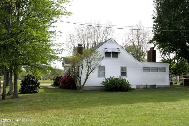 167 Lake Road, Newport, NC 28570