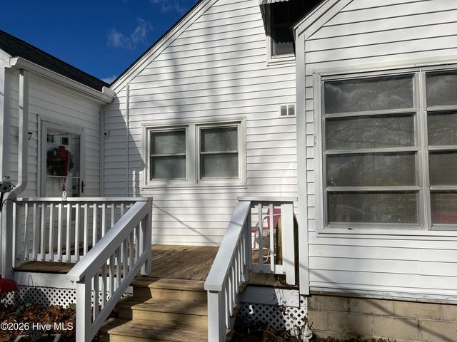 167 Lake Road, Newport, NC 28570