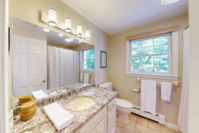 8 Bristol Ln, Walpole, MA 02032