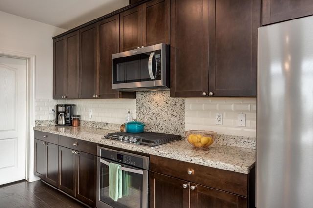 3077 3077 Valley Of Hearts Del Pl 6, San Jose, CA 95136