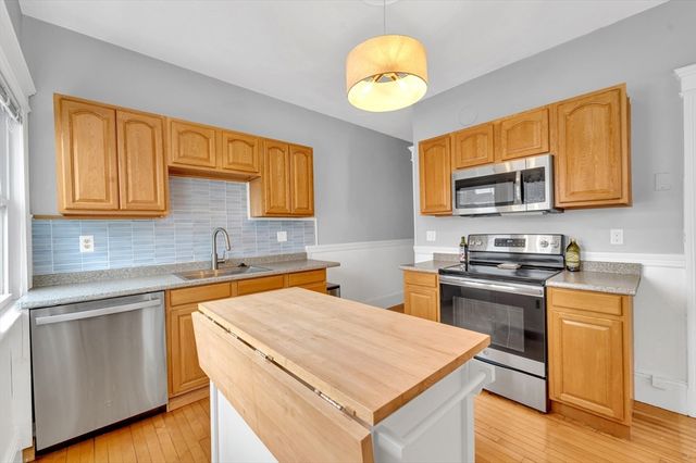 154 Lafayette St 2, Salem, MA 01970