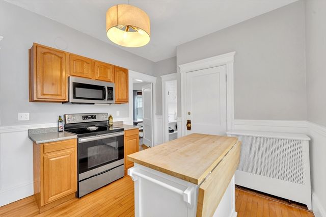 154 Lafayette St 2, Salem, MA 01970