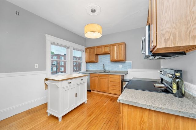 154 Lafayette St 2, Salem, MA 01970