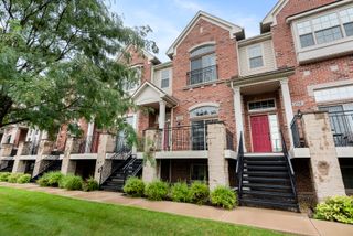 1532 Lakeridge Court, Mundelein, IL 60060