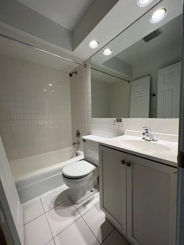 736 W Buena Avenue 304, Chicago, IL 60613