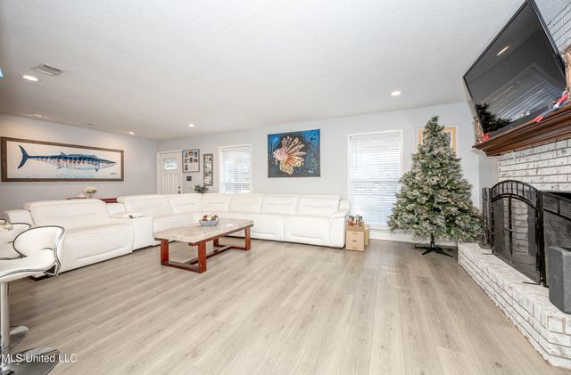 10415 Pin Oak Drive, Biloxi, MS 39532