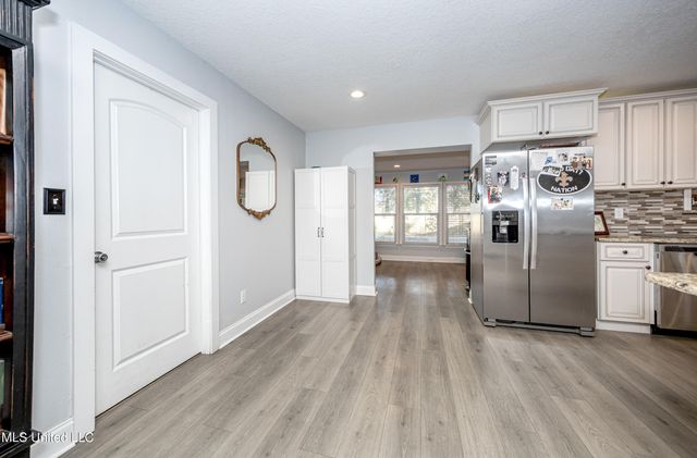 10415 Pin Oak Drive, Biloxi, MS 39532