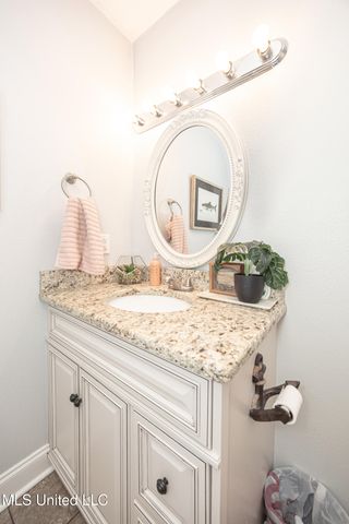 10415 Pin Oak Drive, Biloxi, MS 39532