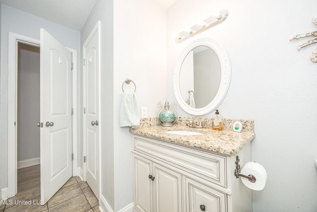 10415 Pin Oak Drive, Biloxi, MS 39532