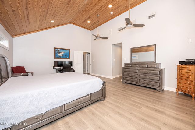 10415 Pin Oak Drive, Biloxi, MS 39532