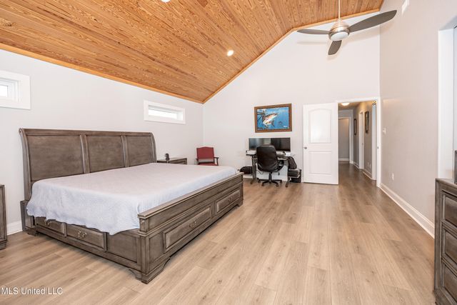 10415 Pin Oak Drive, Biloxi, MS 39532