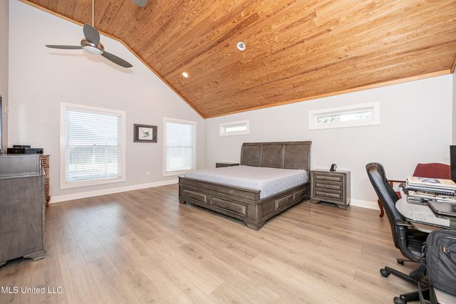 10415 Pin Oak Drive, Biloxi, MS 39532