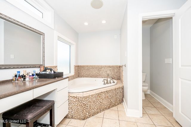 10415 Pin Oak Drive, Biloxi, MS 39532