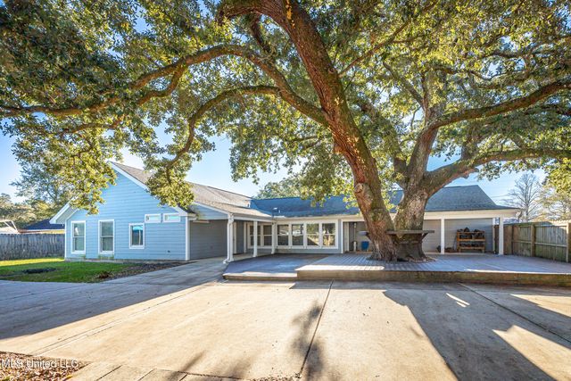 10415 Pin Oak Drive, Biloxi, MS 39532