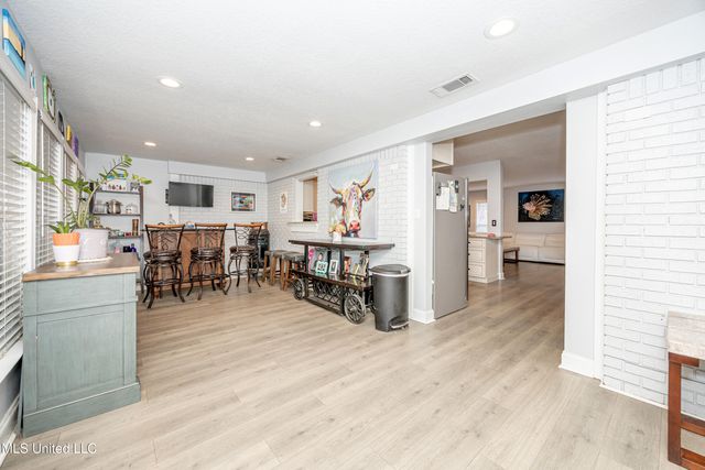 10415 Pin Oak Drive, Biloxi, MS 39532