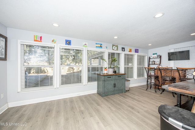 10415 Pin Oak Drive, Biloxi, MS 39532