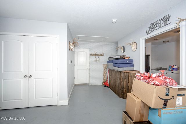 10415 Pin Oak Drive, Biloxi, MS 39532