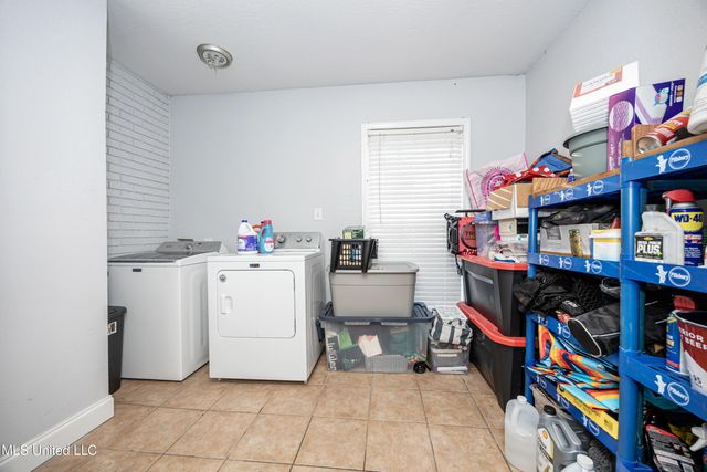 10415 Pin Oak Drive, Biloxi, MS 39532