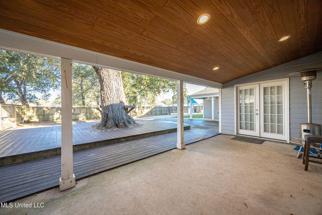 10415 Pin Oak Drive, Biloxi, MS 39532