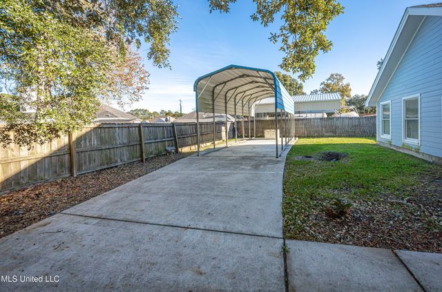 10415 Pin Oak Drive, Biloxi, MS 39532