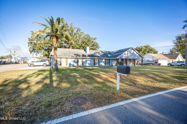 10415 Pin Oak Drive, Biloxi, MS 39532